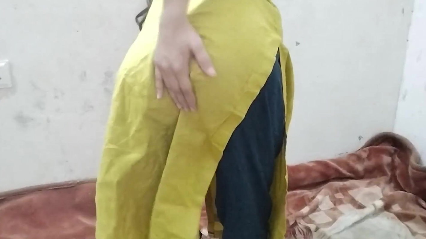 Bua ki ko ghar me band kar ke pela