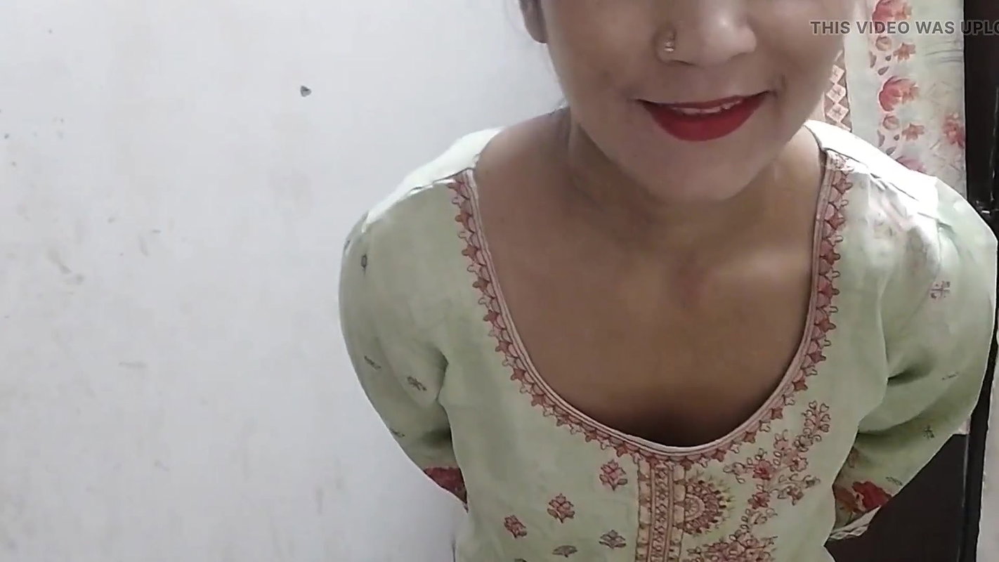 Chachi ko chodte ji ne dekh liya