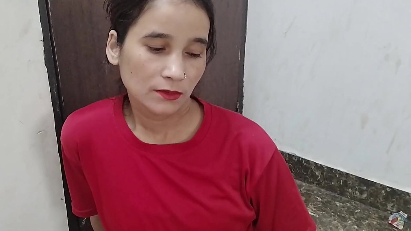 Chachi ko paise dekar hotel me jabar dasti pela