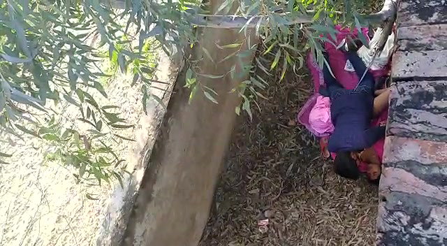 Village unsatisfied bhabhi fingering