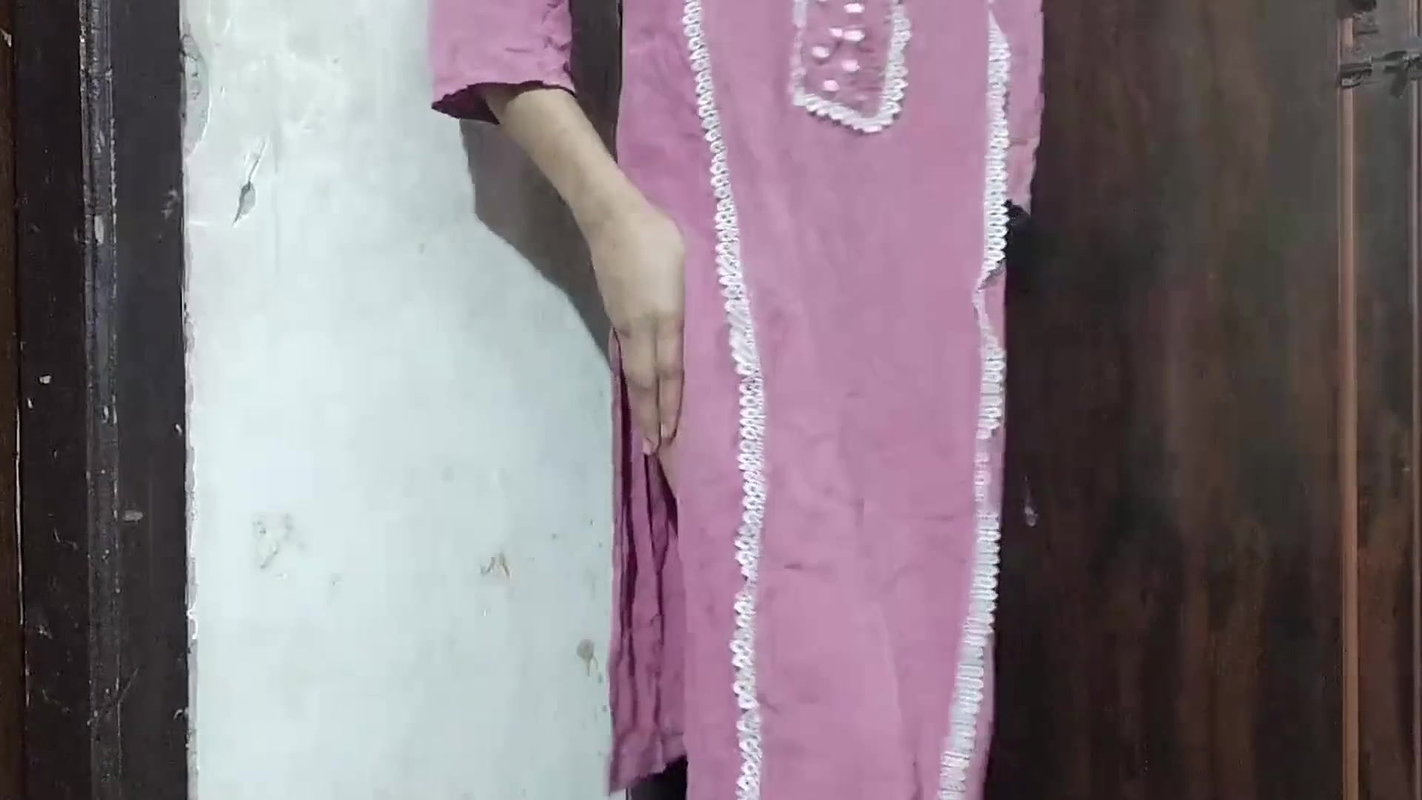 Indian college girl ko paise Dene ke jabar dasti pela