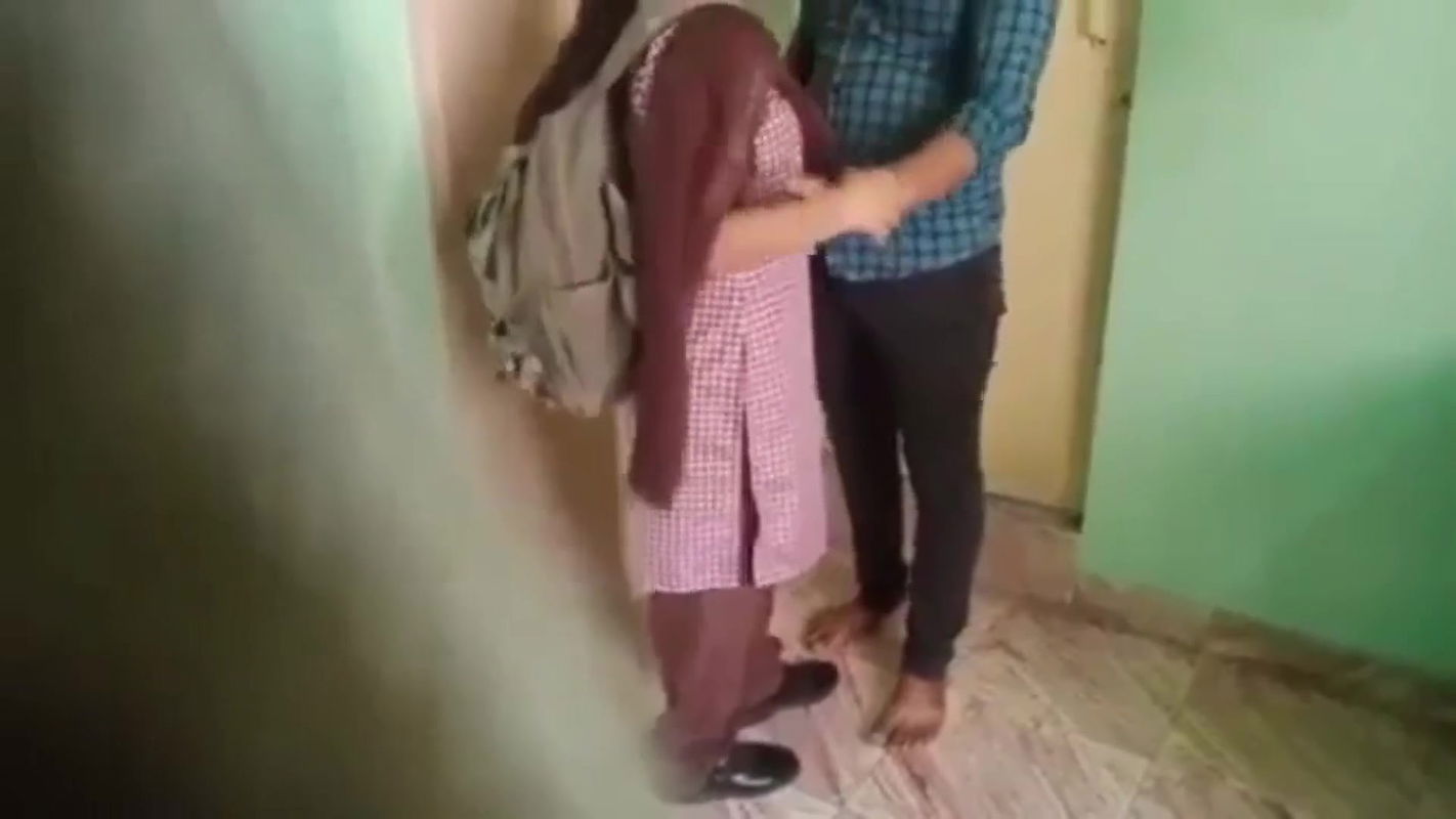 Indian School Girl Fuck with Her Muslim Teacher