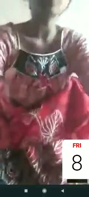 Mature bhabhi showing to lover on vc