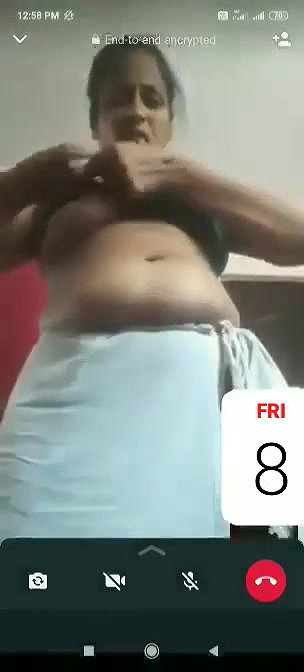 Mature bhabhi showing to lover on vc