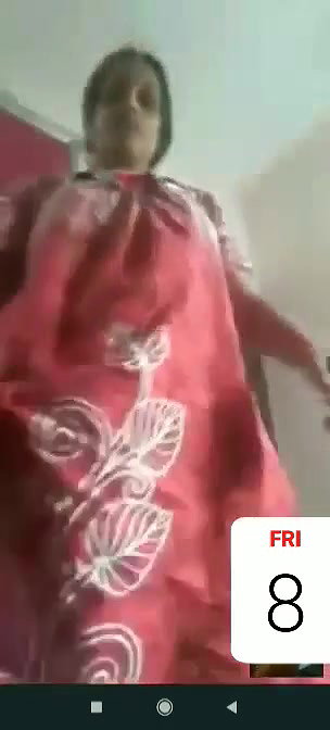 Mature bhabhi showing to lover on vc