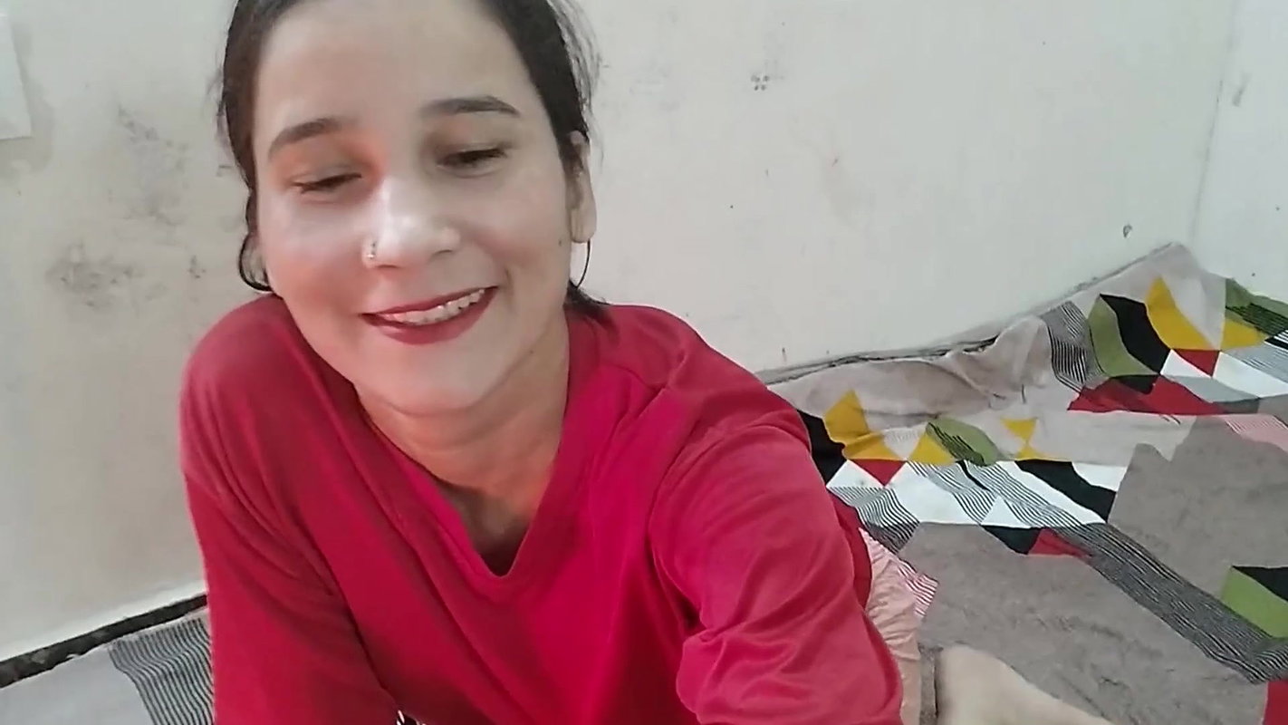 Little stepsister school se aane baad bathroom me dress change karte dekh liya