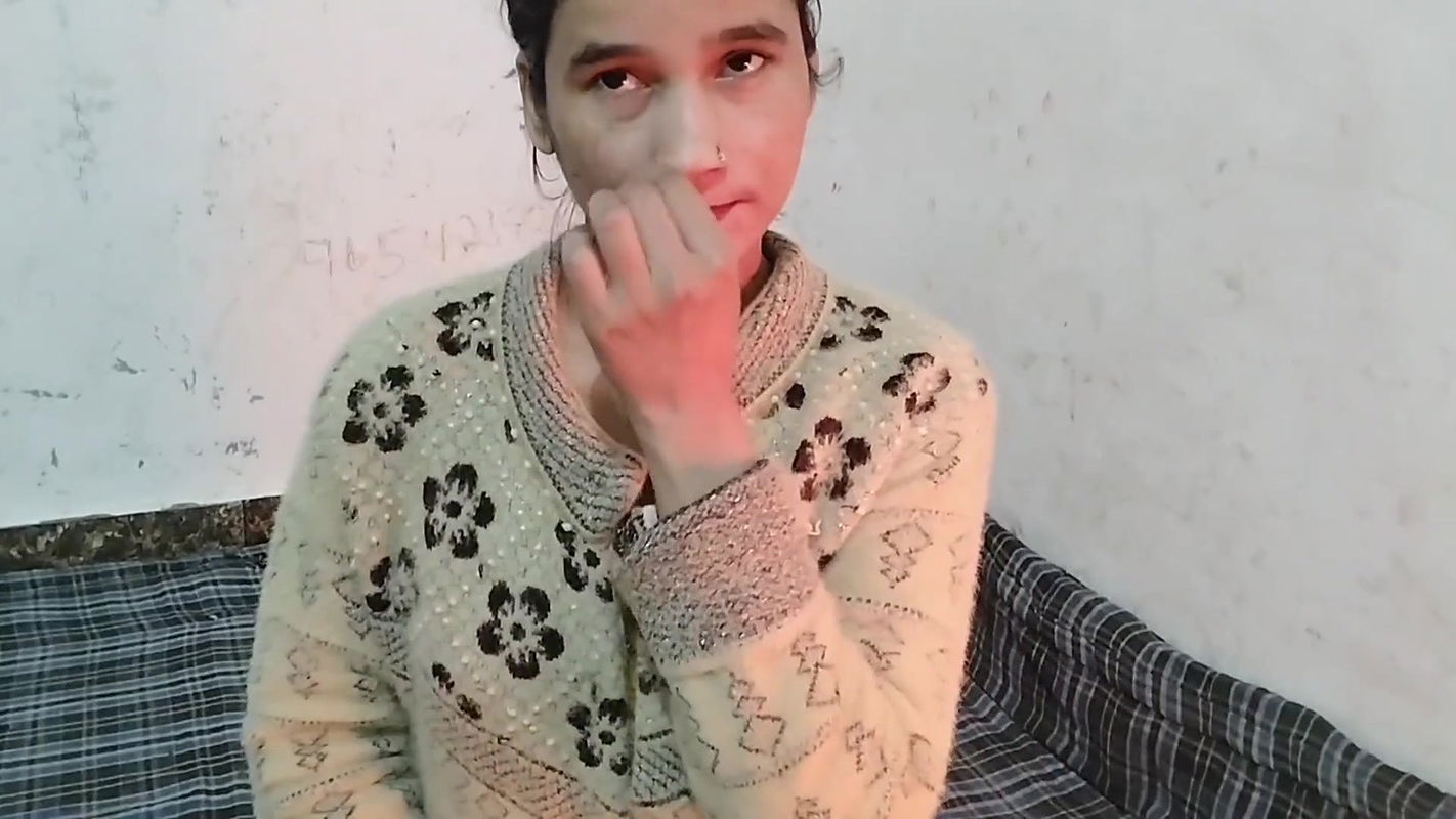 Village girl ko hotel me jabar dasti pela