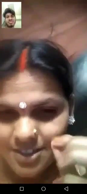 Bhabhi Shows Pussy On VC