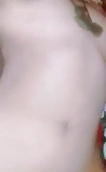 Cute paki Girl Shows her Boobs and Pussy