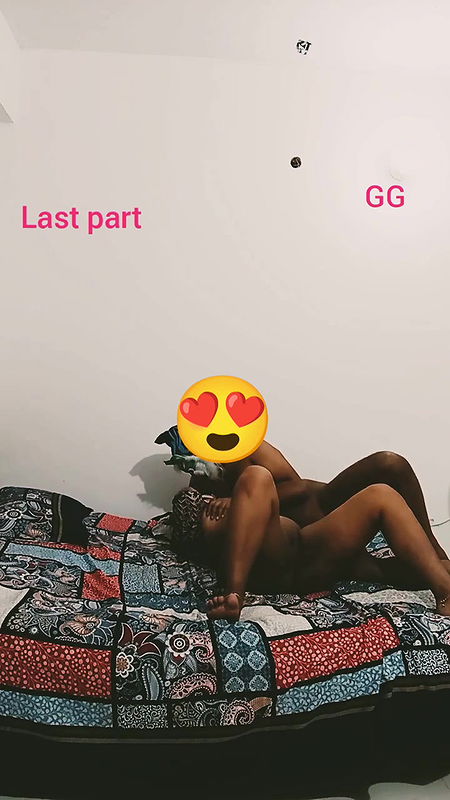 Big Ass Lets Debor Fucks Her Holes -girlgroup