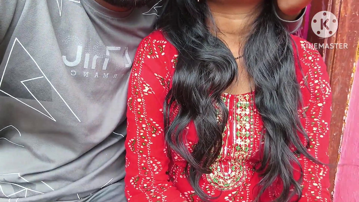 Indian Desi bhabhi sex in forest – Bhabhi was sitting at home in a mood, her boyfriend went behind her house and fucked ass