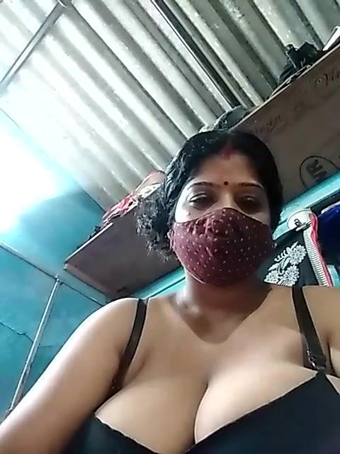 Funwith_love Showing Huge Boobs & Glimpse of Pussy on Live