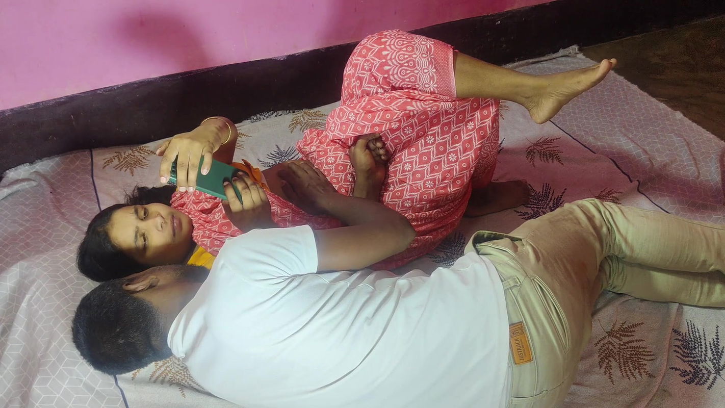 VILLAGE NEW WIFE SEX IN HOME WITH HUSBEND