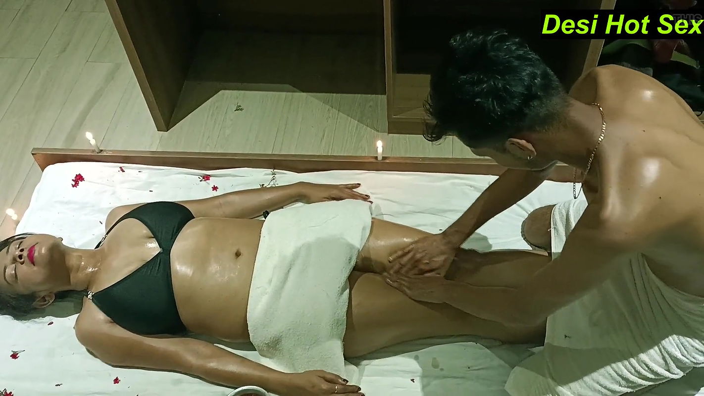 Having Sex with Beautiful Boss Wife! Come again at Night