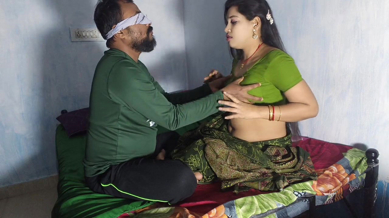 Hot Bengali Village Wife Fucking Hard In Home, Blouse remove boob show