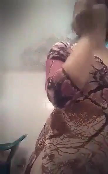 Young Maal sexy boobs