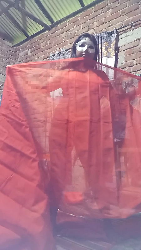 Hot Bhojpuri Strip Dance in Saree Desi Girl Slow Seduction