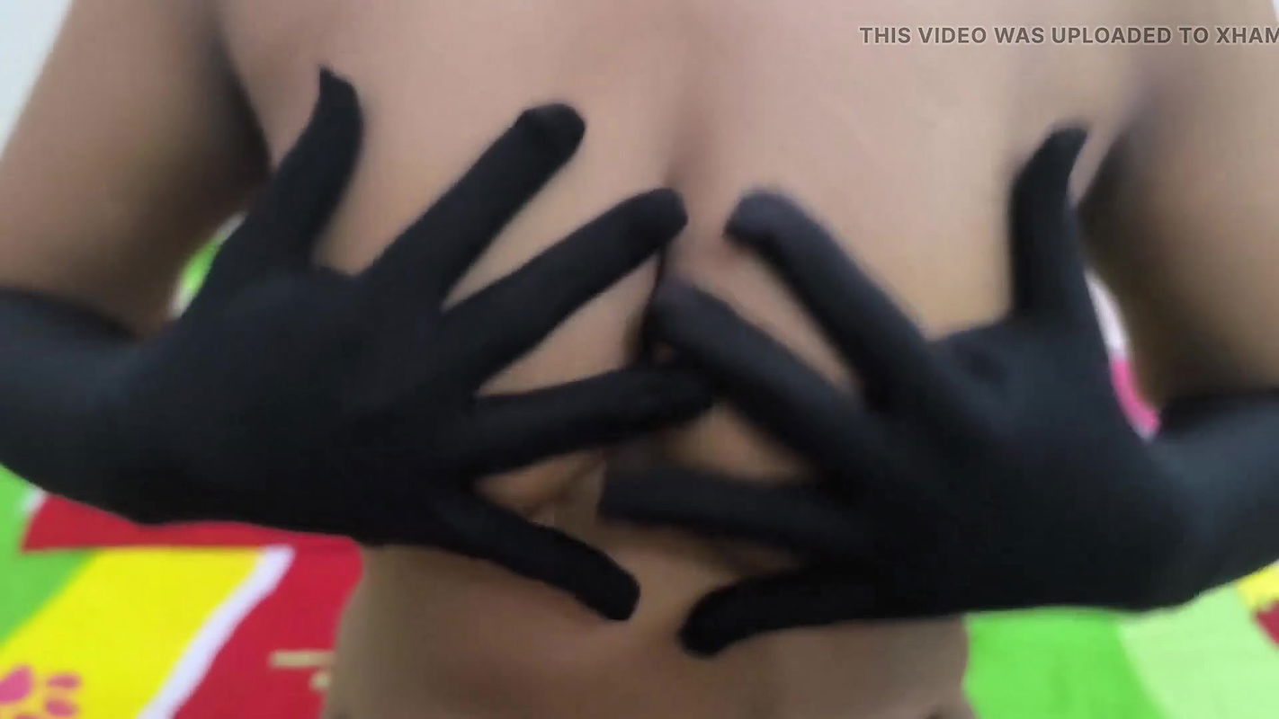 Horny Bengali Babe Masturbates on Camera for first time