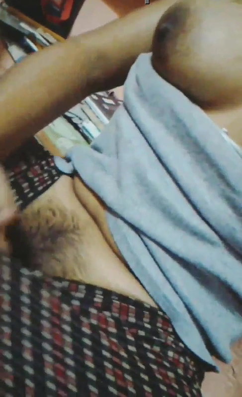 Horny Indian Girl Shows her Boobs and Pussy