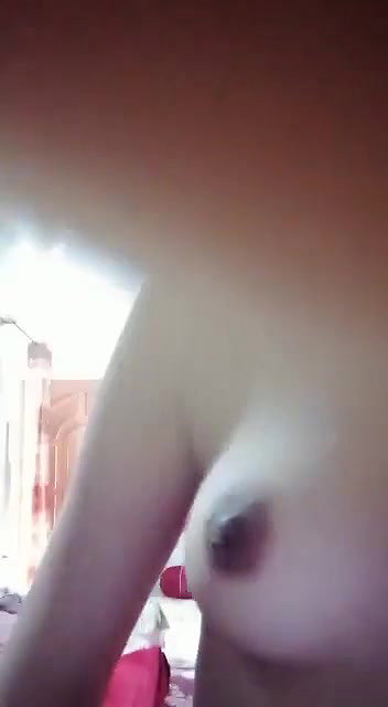 Beautiful desi Girl Showing