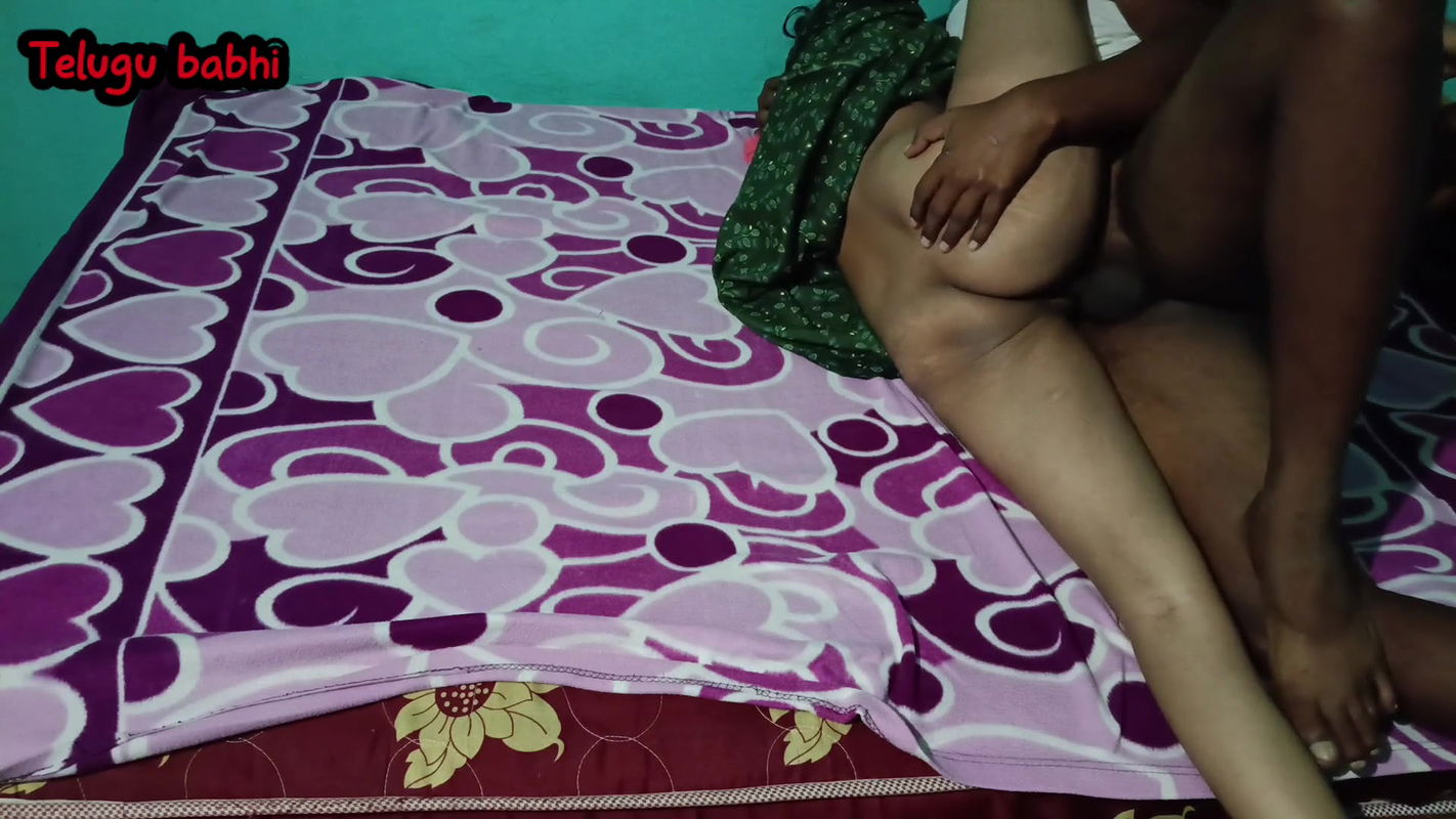 INDIAN WIFE AND HUSBAND MIDNIGHT HOT FUCKING