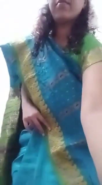 Mature tall bhabhi making video