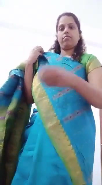 Mature tall bhabhi making video