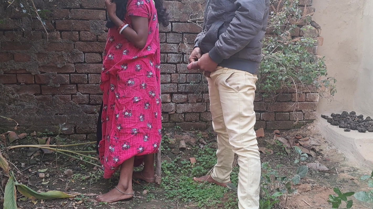 Bhabhi ki Ko Ghar Ke Bahar Me Pela