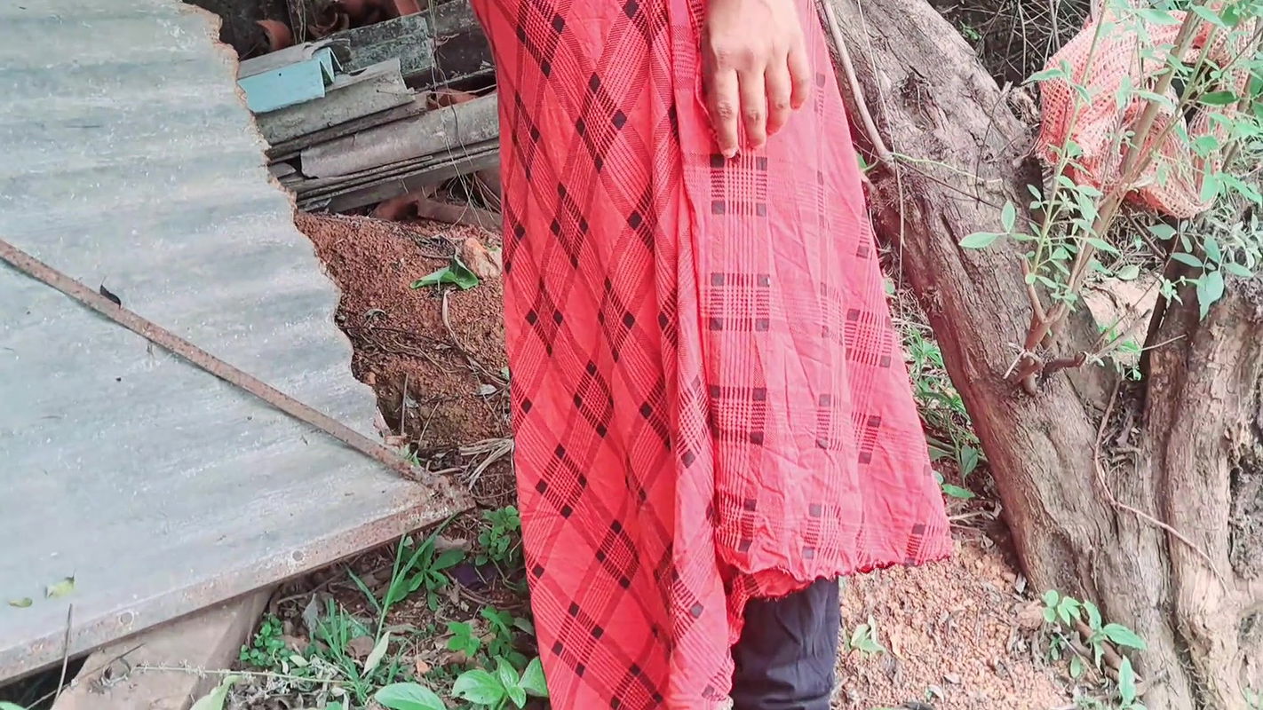 Best Indian Bangali Village bhabhi fucking outdoor forest by devar