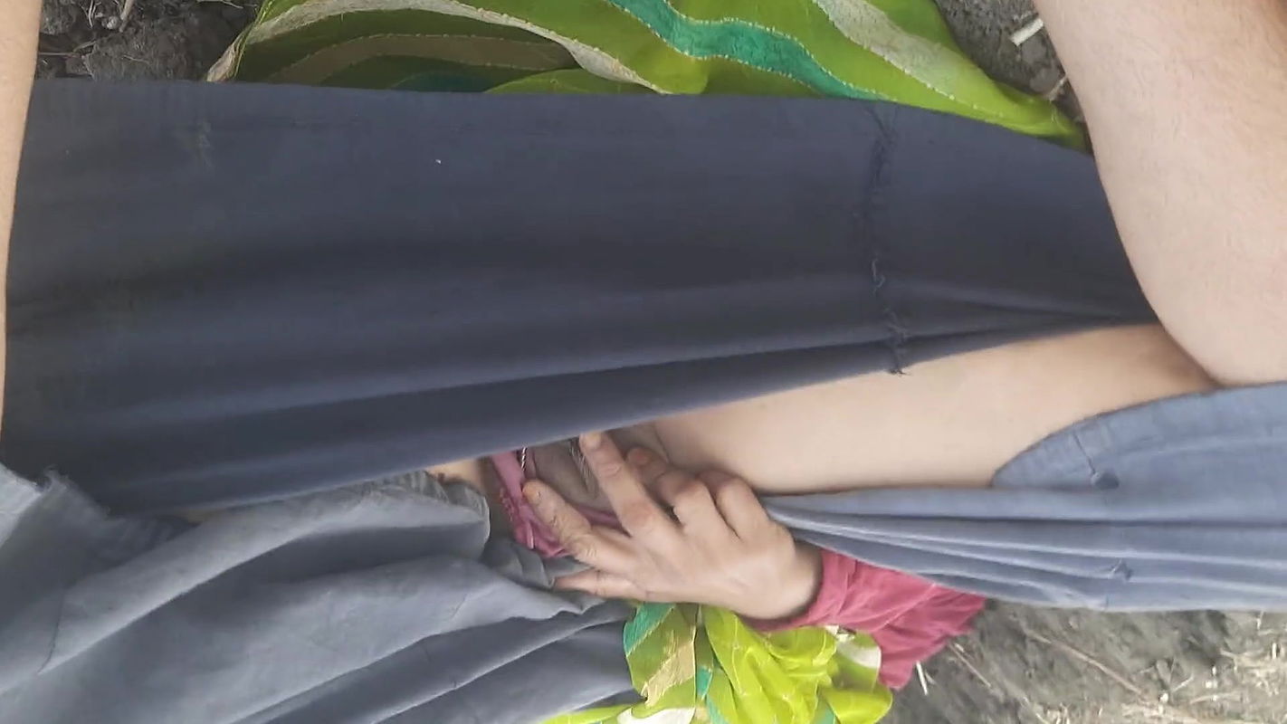 Desi Indiska Vacra Bhabhi Ka Bild Ke Khet Mein Tahar Nahi Hai Aur Öppen Djungel Mein Apni Chutme Finger Sexig Film Skicka