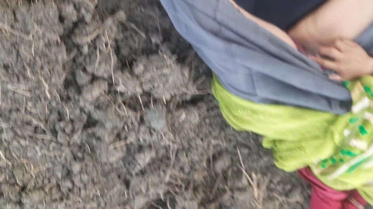 Desi Indiska Vacra Bhabhi Ka Bild Ke Khet Mein Tahar Nahi Hai Aur Öppen Djungel Mein Apni Chutme Finger Sexig Film Skicka