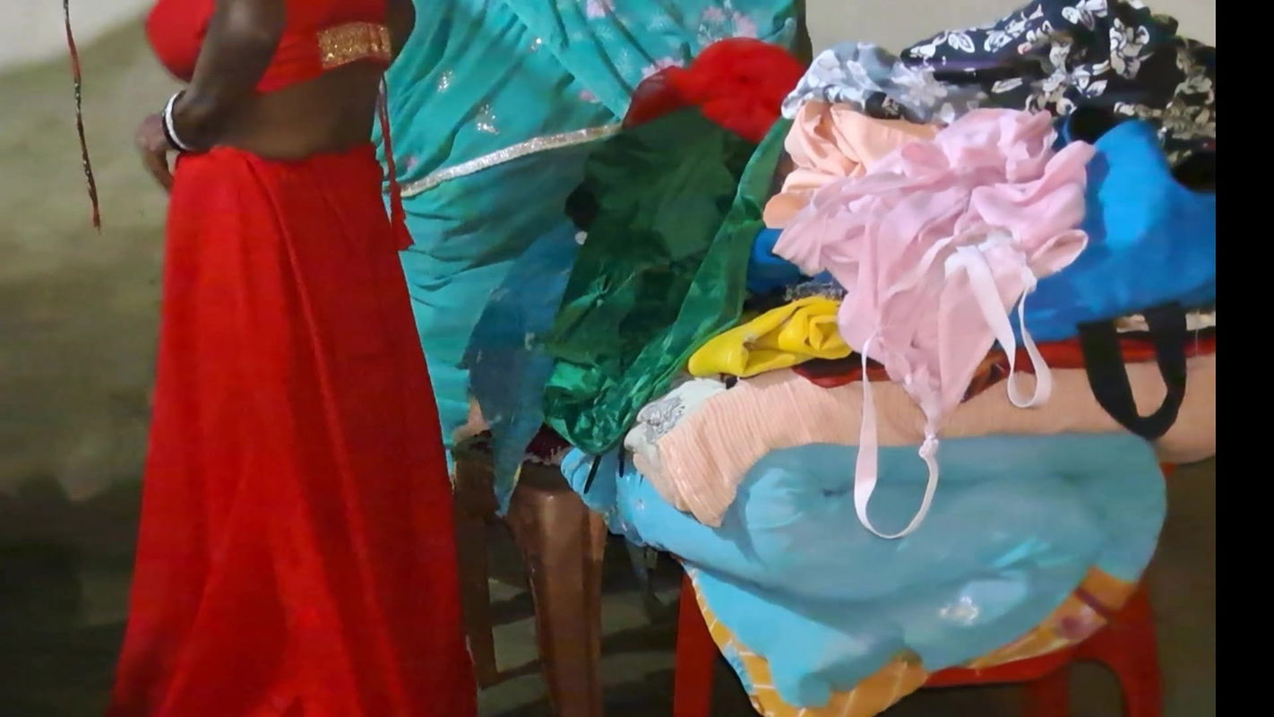 Bihari Village Bhabhi ki Saath romance dress change in Home