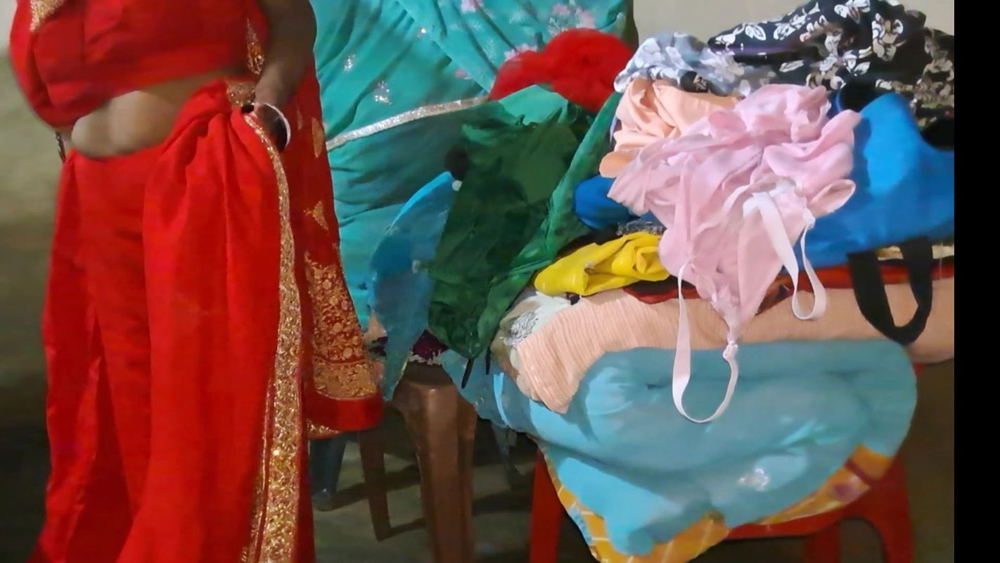Bihari Village Bhabhi ki Saath romance dress change in Home