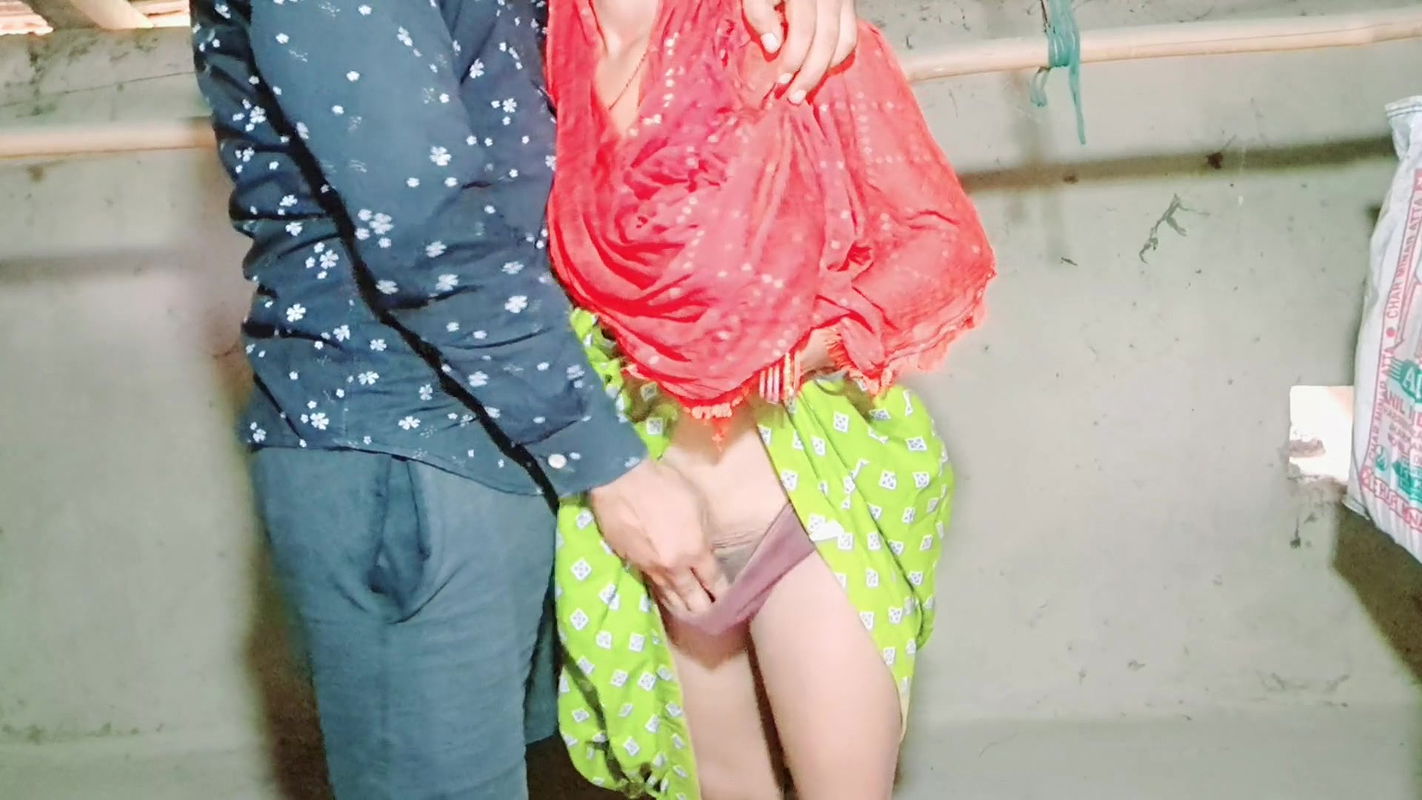 Hot sexy bhabhi quenched her pussy thirst with the servant