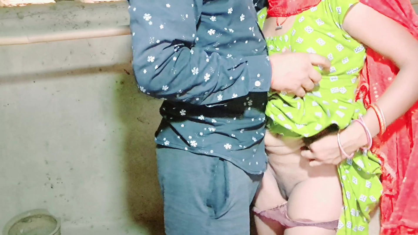 Hot sexy bhabhi quenched her pussy thirst with the servant