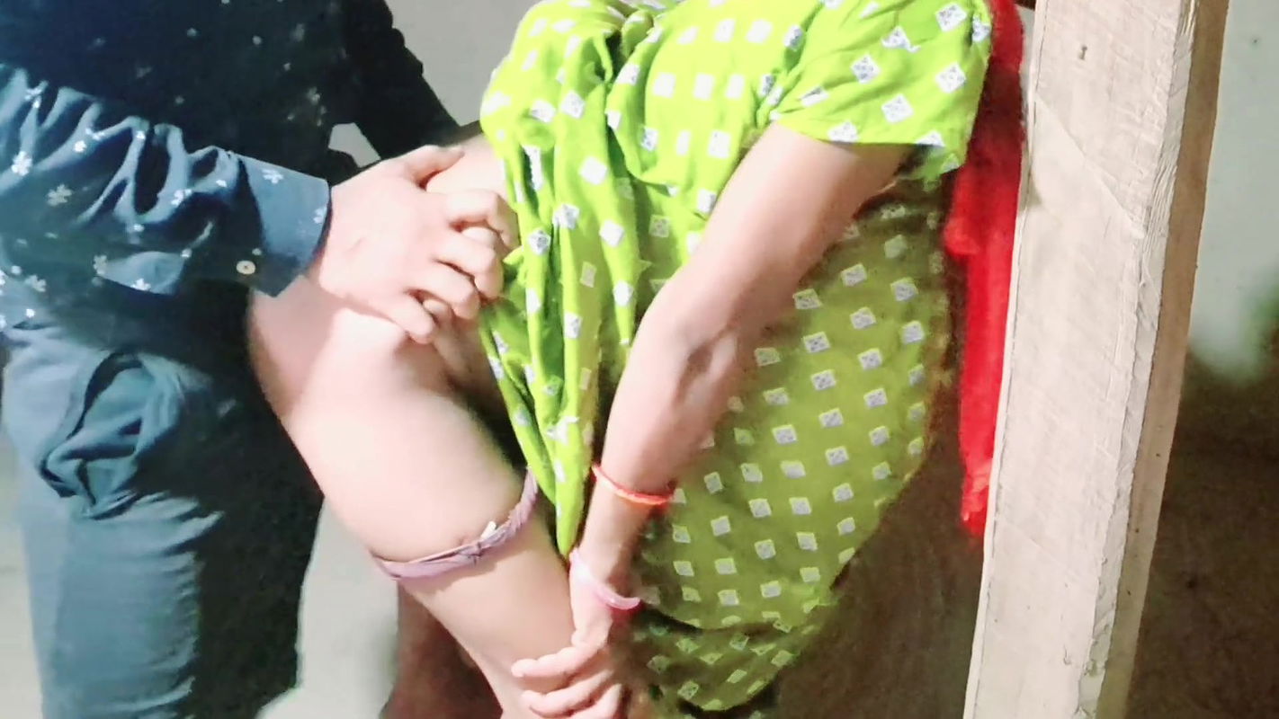 Hot sexy bhabhi quenched her pussy thirst with the servant