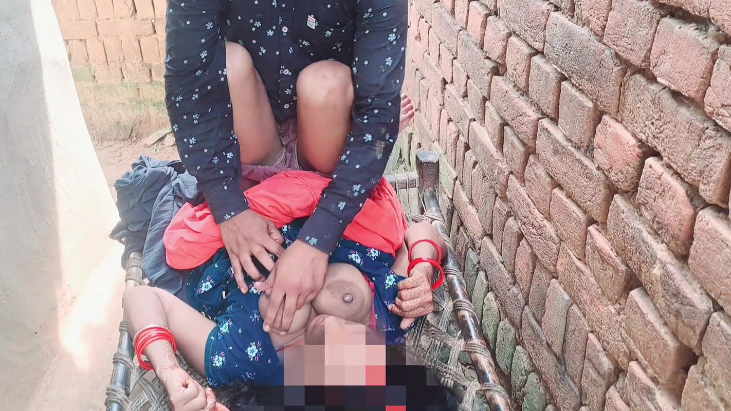 Indian slut outdoor in gets pussy fuck by young boyfriend