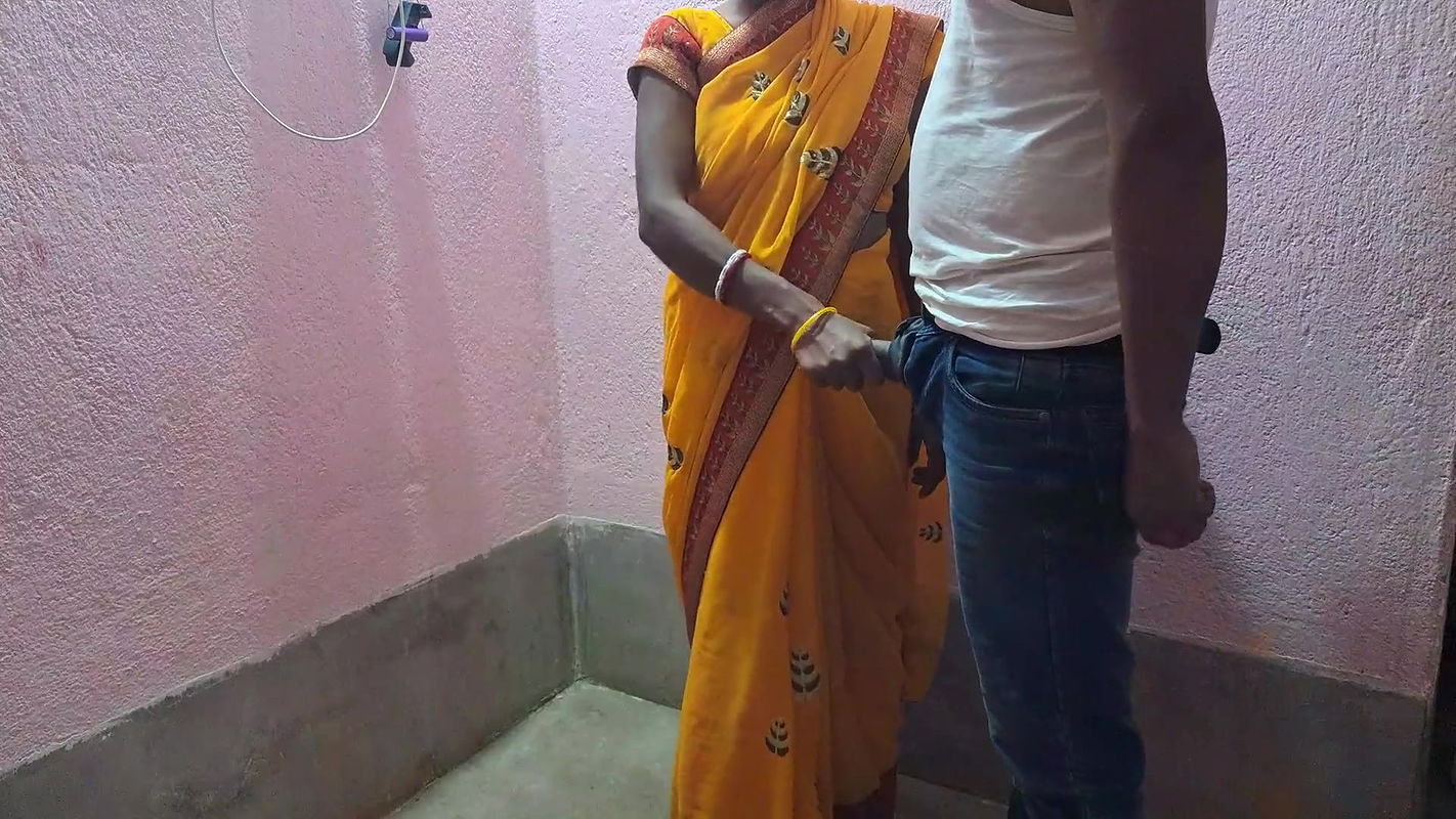 Indian Village Girlfriend Fuckng on badroom in ex boyfriend