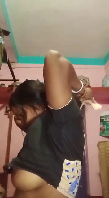 Beautiful bhabhi making video for lover