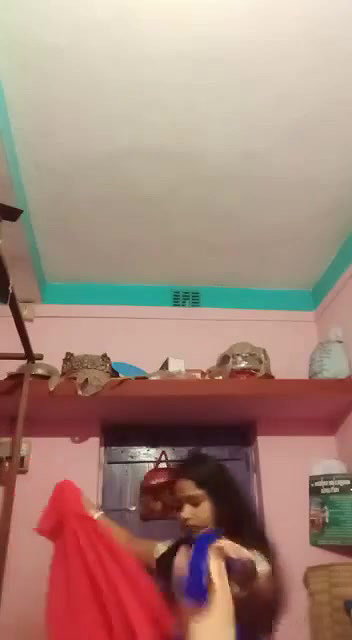 Beautiful bhabhi making video for lover