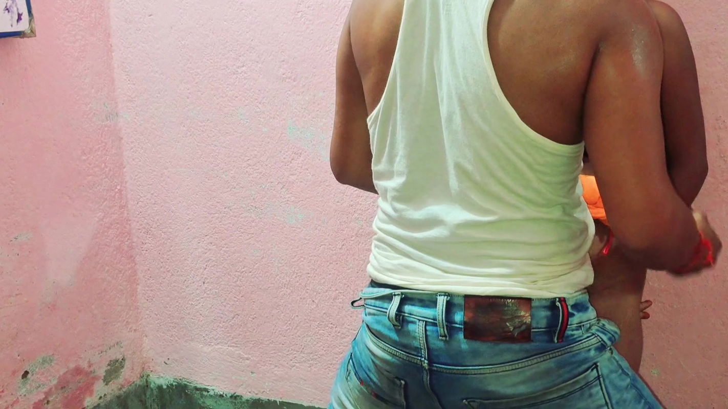 Beautiful wifi fucking with out condom Delivery Boys