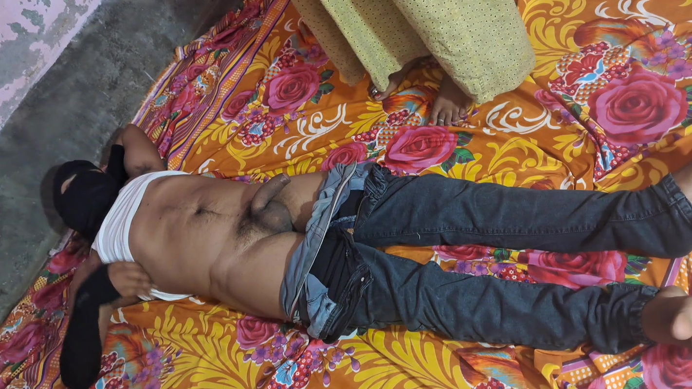 Big Boss Bihari Village Bhabhi Surprise to Big Cock