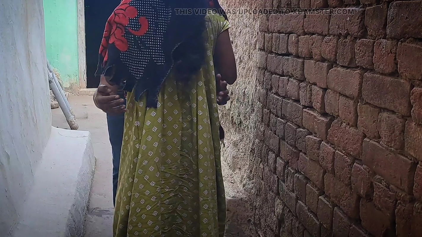 INDIAN VILLAGE AUNTY