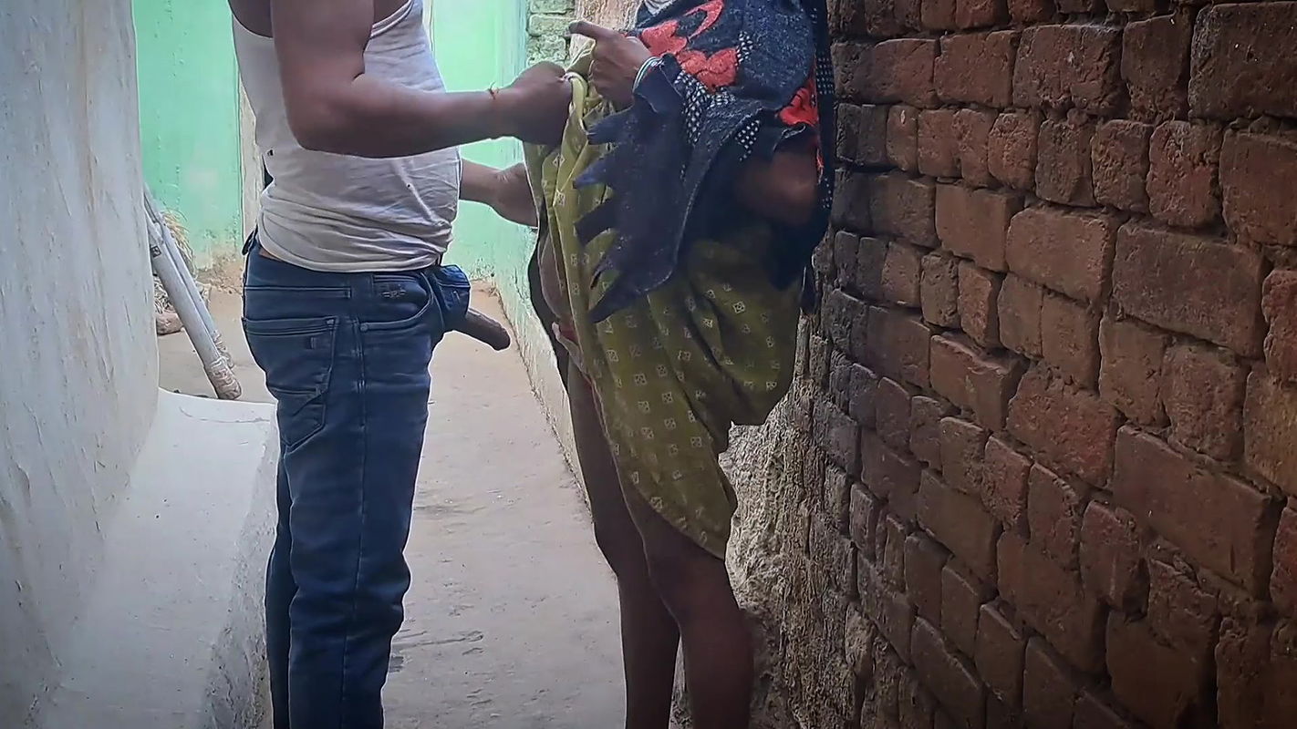 INDIAN VILLAGE AUNTY