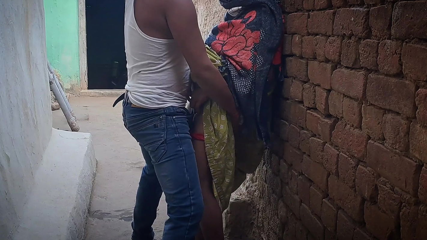 INDIAN VILLAGE AUNTY