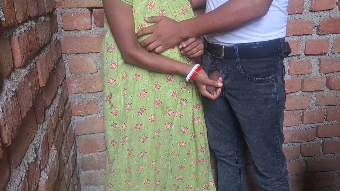 Bhabhi Ne Devar ko Bulakar Galat kaam kiya job pati office Gaya huwa tha