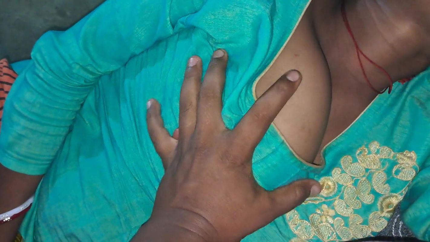 Pakistani girls phudi me deck in Home sexual with Indian boyfriend enjoy