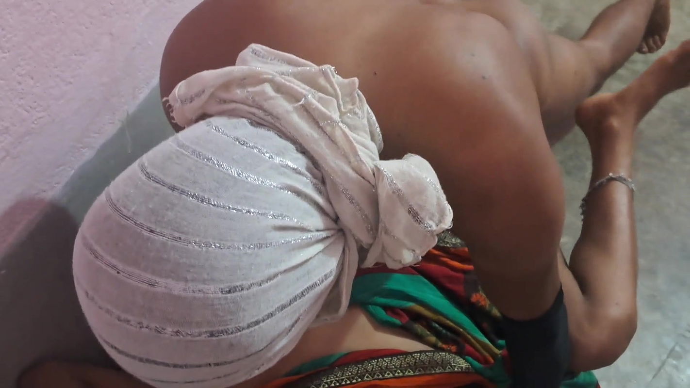 Indian hot slut Swathi Naidu rough hard fucking and dick sucking