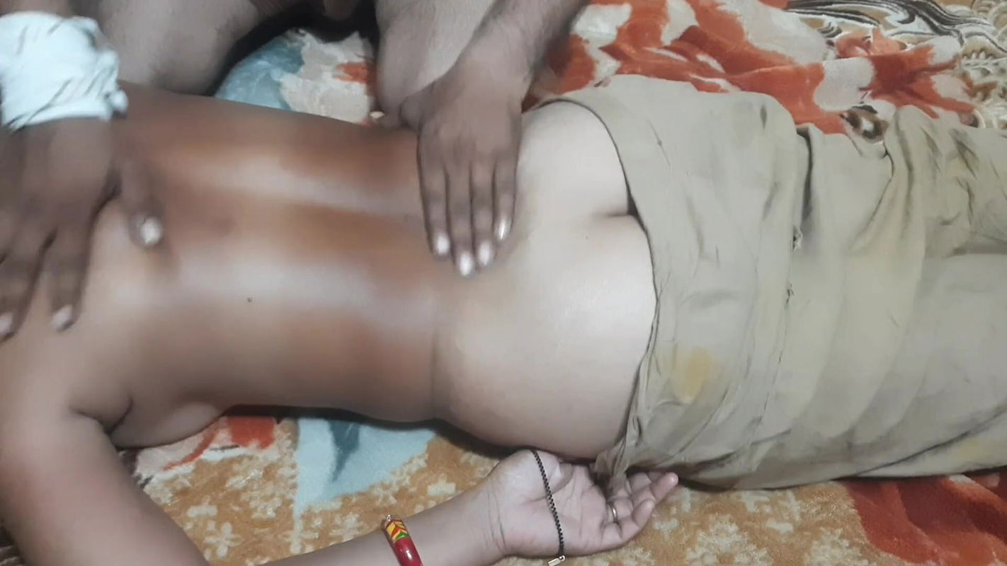 Father-in-law and daughter-in-law have illicit relationship, sex video, father-in-law fucks daughter-in-law alone in oil massage room