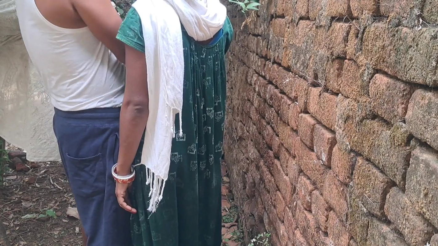 Indian desi maid fuking outdoor